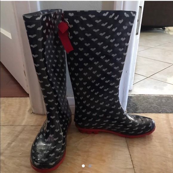 Cute heart patterned rainboots from the UK - Picture 1 of 2